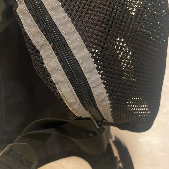 VGC 8/10 Camo tactical look Chest/running bag unisex!! - Picture 8 of 11